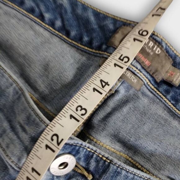 Torrid Womens Jeans Sz 28 Distressed Crop‎ Boyfriend Vintage Stretch Streetwear - Picture 12 of 14